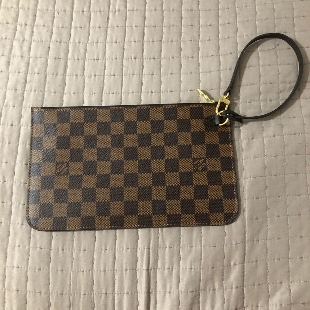 Louis Vuitton Neverfull MM Pouch